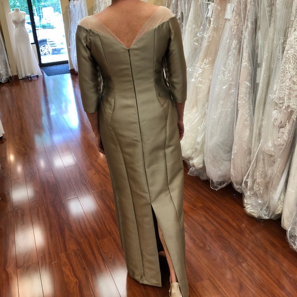 Mother of the Bride/Groom Custom Seng Couture Gown, Gold, Size 10 - Picture 4 of 6